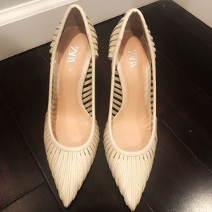 Strappy Heeled shoes 💕👠